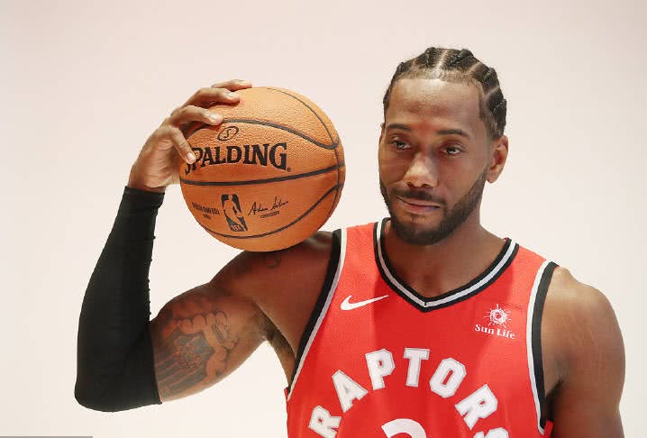 篮球NBA球队球员赛季表现分析（NBA赛季球队与球员表现解析）