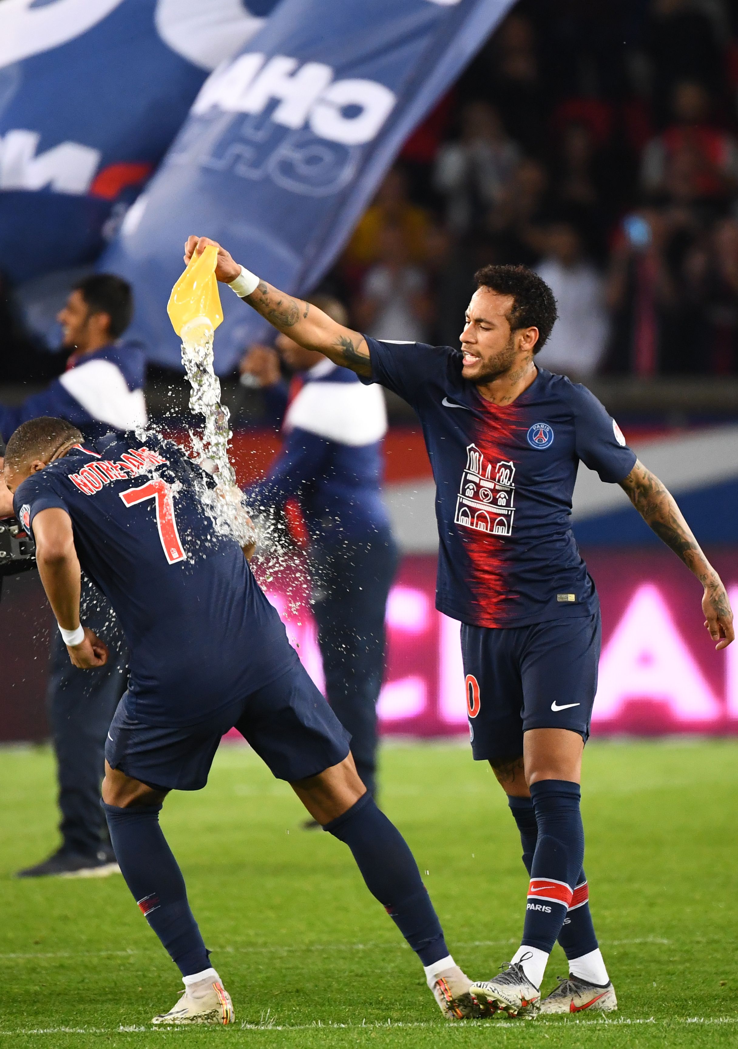 【头条】索菲·希纳斯赢得环球马术冠军赛布拉格季后赛1.50米级别比赛冠军（索菲·希纳斯问鼎环球马术冠军赛布拉格季后赛1.50米级别冠军）