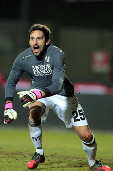 胡金秋19分 CBA俱乐部杯浙江广夏92-89击败北京（CBA俱乐部杯：胡金秋砍下19分，浙江广厦92-89险胜北京）