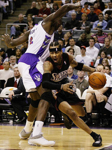 3-2！意大利女排豪取11连胜 埃格努+安娃轮番轰炸 瓦尔加斯26分难救主（意大利女排3-2再胜豪取11连胜 埃格努携安娃火力全开 瓦尔加斯26分无力回天）