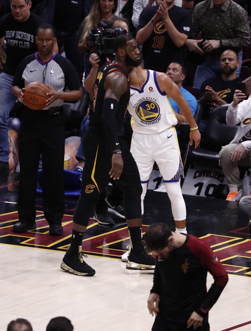 当一个江苏足球记者重新走进南京奥体（江苏足球记者再访南京奥体）