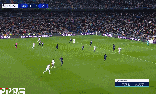 皇马因战术分歧和防守问题表现不稳定，哈维·阿隆索与球员矛盾缓和但压力仍大，需加速抢分以夺冠。